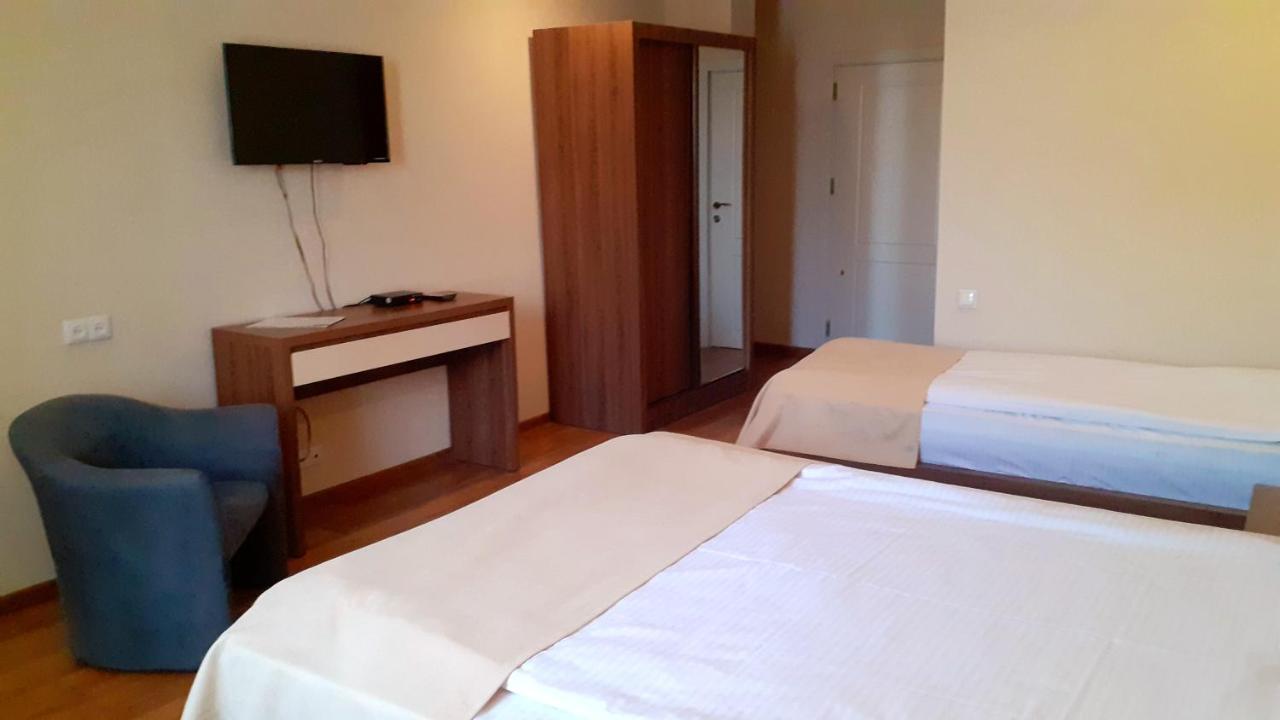 Hotel Lile Tiflis Exterior foto