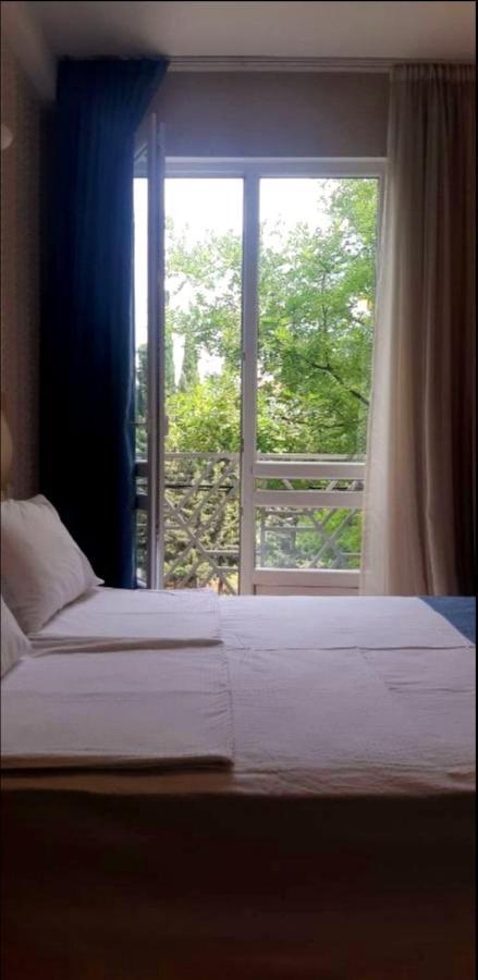Hotel Lile Tiflis Exterior foto