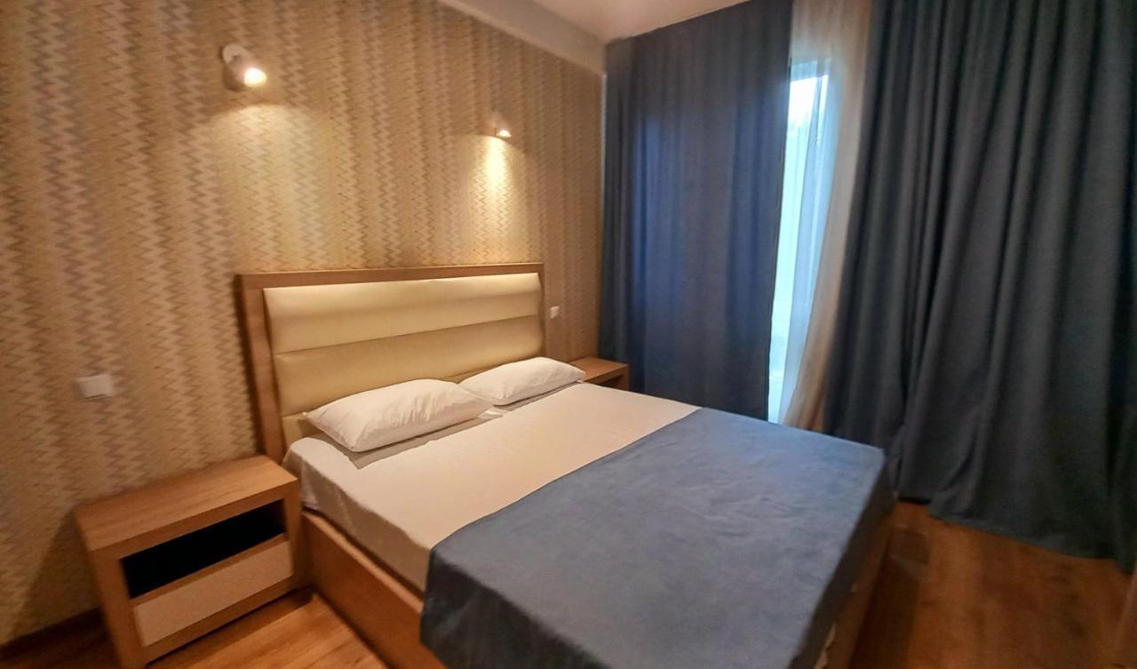 Hotel Lile Tiflis Exterior foto