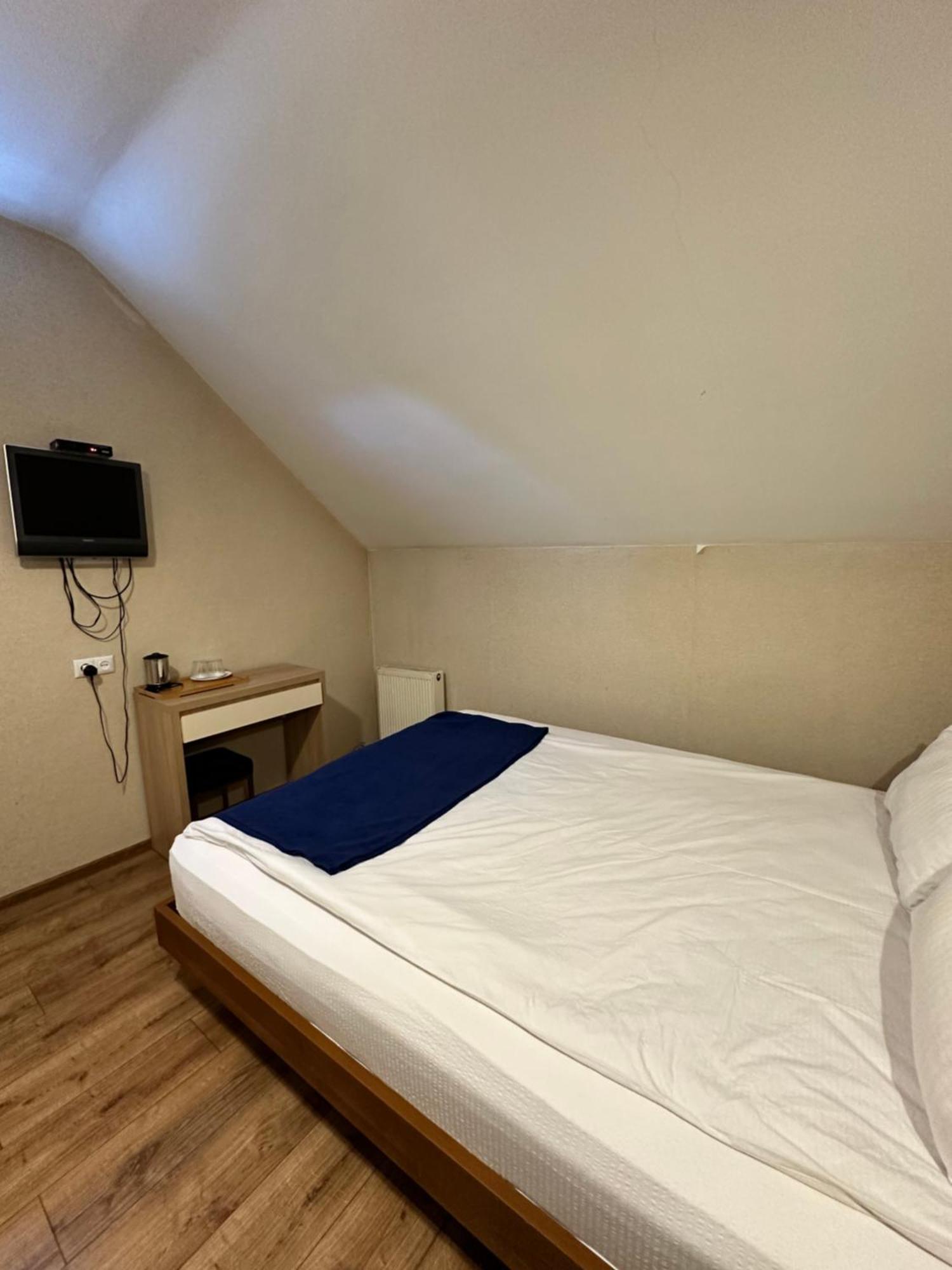 Hotel Lile Tiflis Exterior foto
